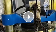 客戶(hù)自帶鋼絲繩，親自來(lái)廠(chǎng)家驗(yàn)收1000噸鋼絲繩壓套機(jī)